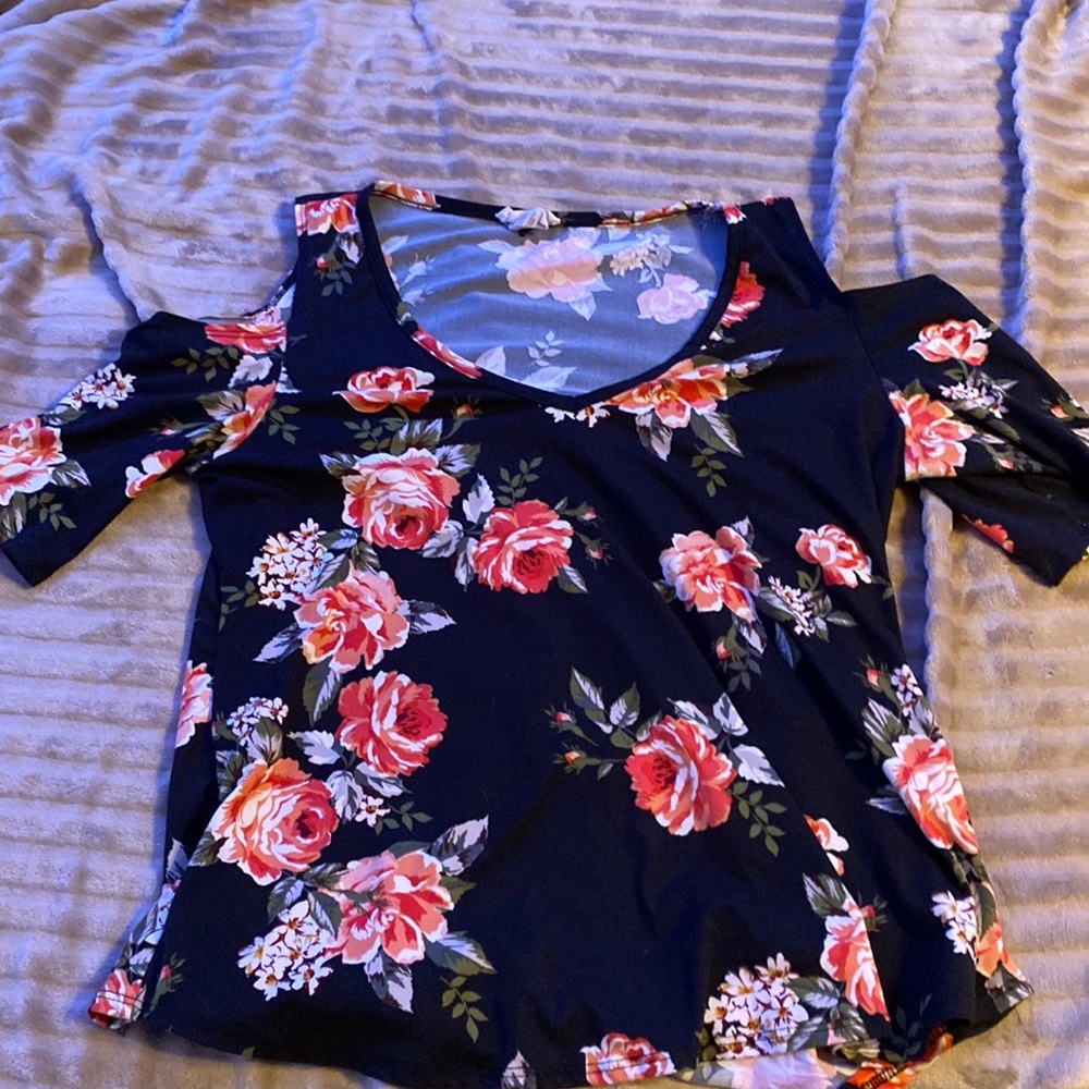 Short sleeve shirt